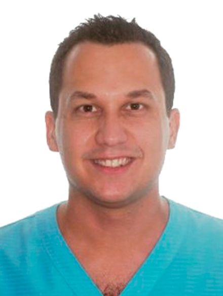 Doctor Carlos Ibañez MCO Formación